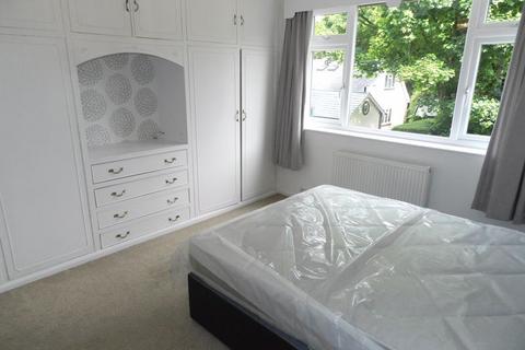 2 bedroom apartment to rent, Shire Oak Road, Leeds