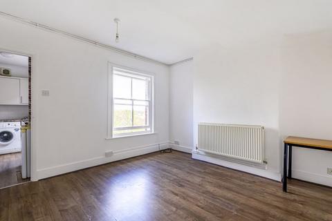 Studio to rent, 2 Croft Road, Godalming GU7