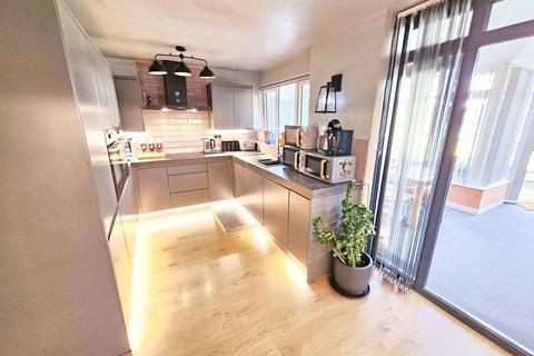10 Lydd Croft, Birmingham, B35 6PP
