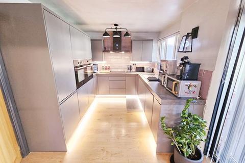 10 Lydd Croft, Birmingham, B35 6PP