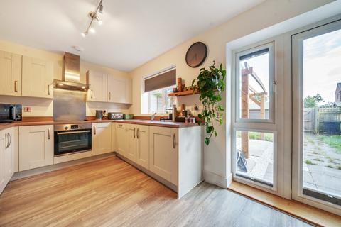 3 bedroom terraced house for sale, Pinewood Way, Chichester, PO19