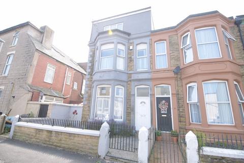 6 bedroom terraced house to rent, Bright Street, Blackpool