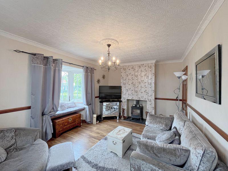 Brownhills Road, Norton Canes, WS11 9SF 2 bed semidetached house for