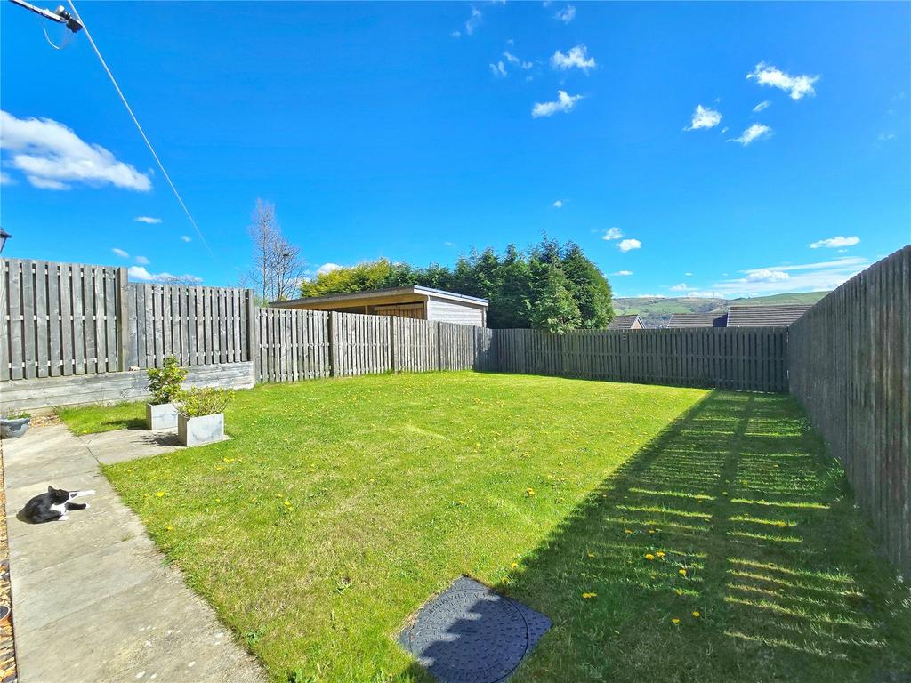 Large Rear Lawn