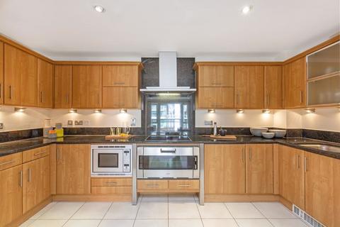 3 bedroom apartment for sale, Brewhouse Lane, London
