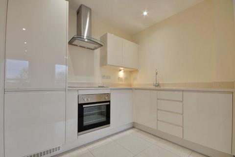 2 bedroom apartment to rent, Marsh Road, Pinner