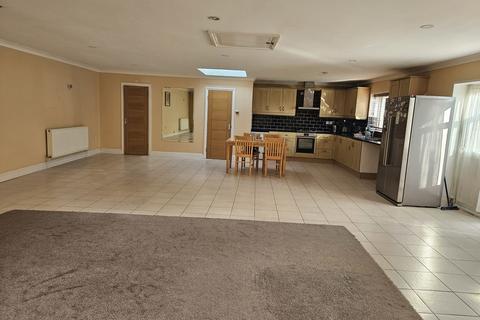1 bedroom ground floor flat to rent, Lonsdale Road, (Annex Flat)