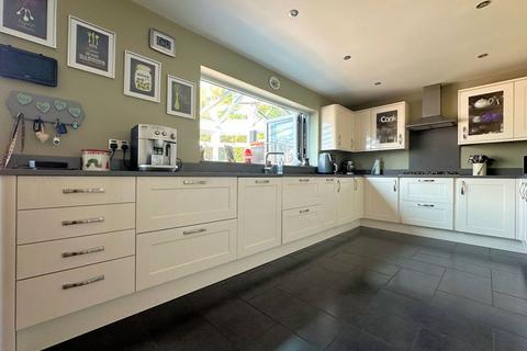 4 bedroom detached house for sale, Dore Avenue, Fareham PO16