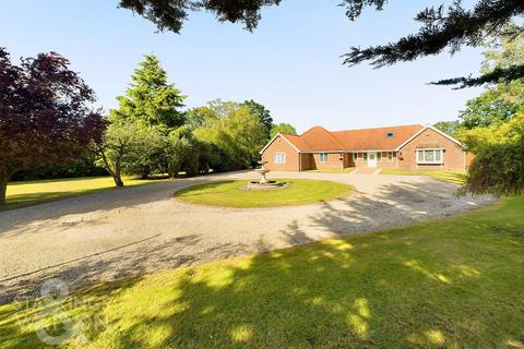 3 bedroom detached bungalow for sale, Shelfanger Road, Roydon, Diss