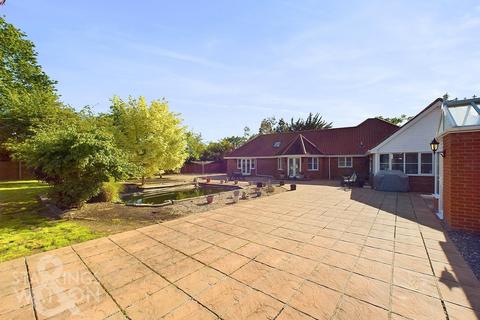 3 bedroom detached bungalow for sale, Shelfanger Road, Roydon, Diss