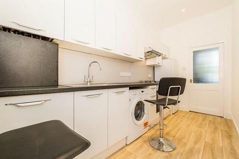 1 bedroom flat to rent, Wickham Road, London, SE4