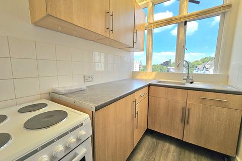 2 bedroom flat to rent, Rectory Road, Beckenham