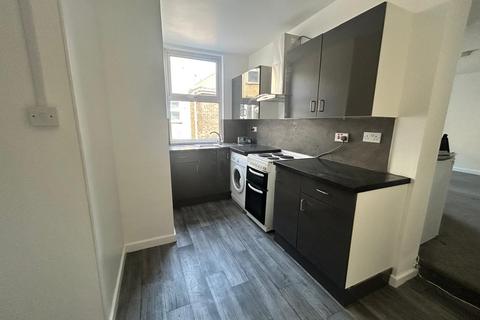 2 bedroom flat to rent, LU1 - Central Luton - Town Centre - 2 bedroom apartment