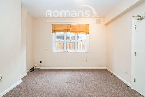 Studio to rent, London Road, High Wycombe