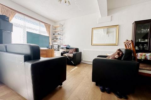 3 bedroom terraced house for sale, Cornwallis Road, London N9