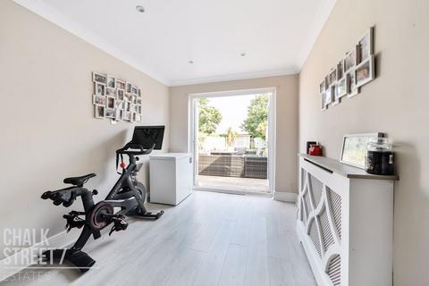 34 Dymoke Road, Hornchurch, RM11 1AA