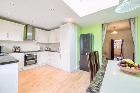 62 Mawney Road, Romford, RM7 7HT