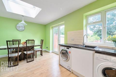 62 Mawney Road, Romford, RM7 7HT