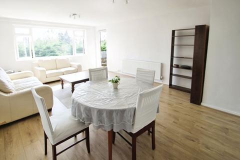 23, Graham Court Eastcote Lane, Northolt, UB5 4HT