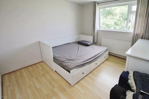 23, Graham Court Eastcote Lane, Northolt, UB5 4HT