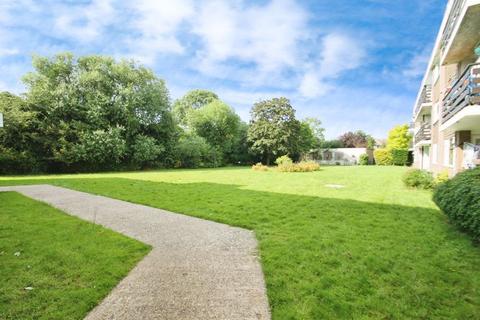 23, Graham Court Eastcote Lane, Northolt, UB5 4HT