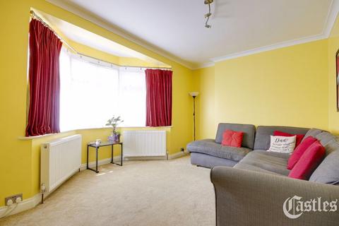 3 bedroom end of terrace house for sale, Norfolk Avenue, London, N13