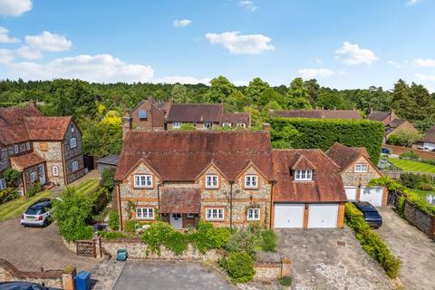 4 bedroom detached house for sale, 2 Cottage Farm Way, Speen HP27