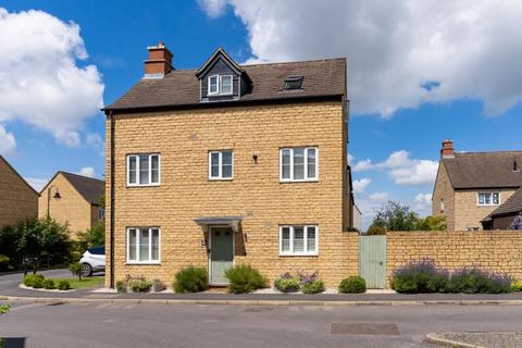 4 bedroom end of terrace house for sale, Collyberry Road, Cheltenham GL52