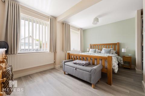 4 bedroom detached house for sale, Ferndown BH22