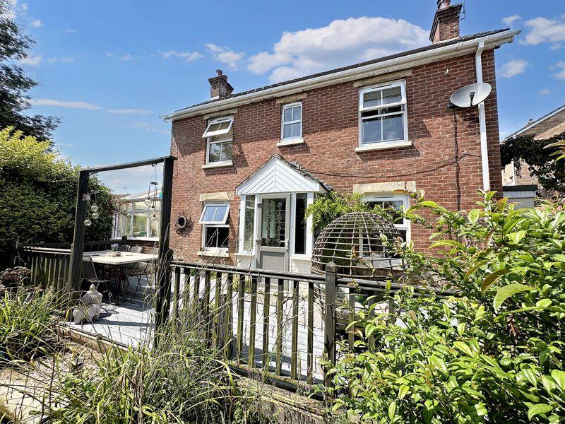 Warland Way, Corfe Mullen, BH21 3 bed detached house for sale £535,000
