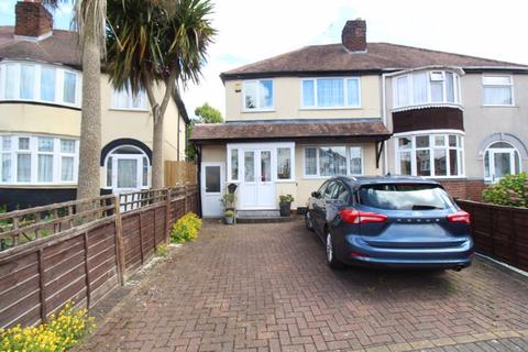 3 bedroom semi-detached house for sale, Swan Crescent, Oldbury B69