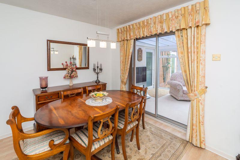 Dining room/bedroom