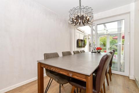 2 Repton Close, Carshalton, SM5 3QG