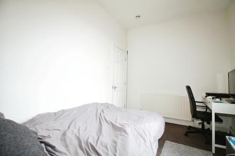 1 bedroom terraced house to rent, Trelawn Terrace, Headingley, Leeds, LS6