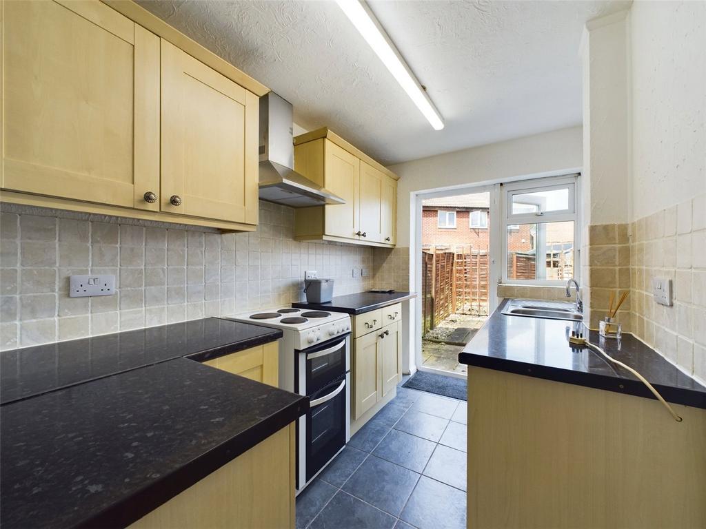 Maple Close, Hardwicke, Gloucester... 1 bed apartment £800 pcm (£185 pw)