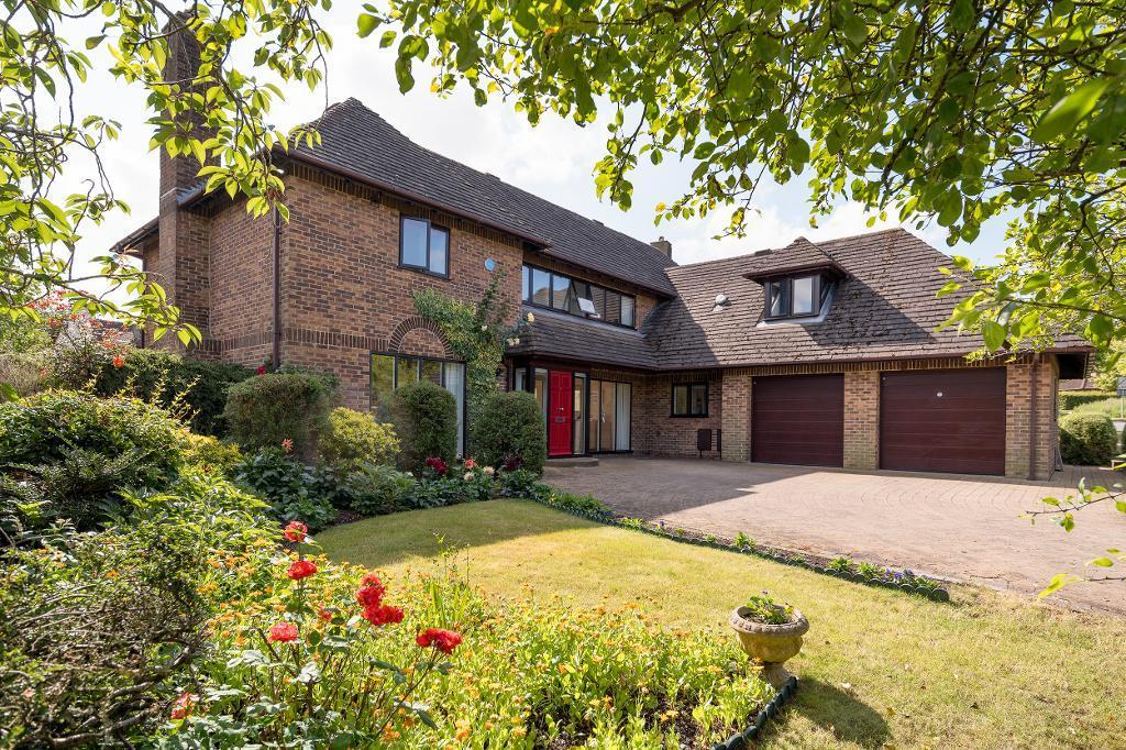 Loughton, Milton Keynes MK5 5 bed detached house for sale £1,050,000