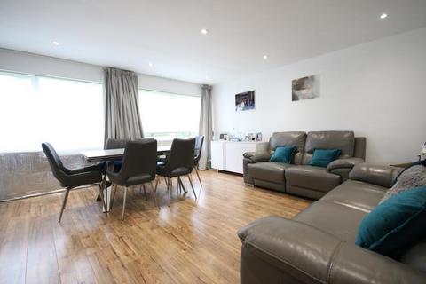 3 bedroom duplex for sale, Edgware HA8