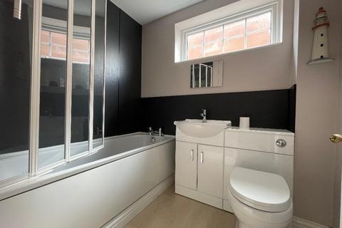 3 bedroom end of terrace house for sale, Seaford Close, Stopsley, Bedfordshire, LU2 8JX