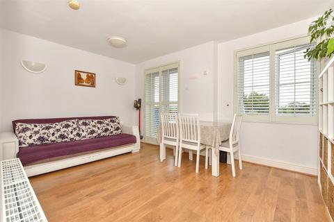 2 bedroom flat for sale, Western Road, Romford, Essex