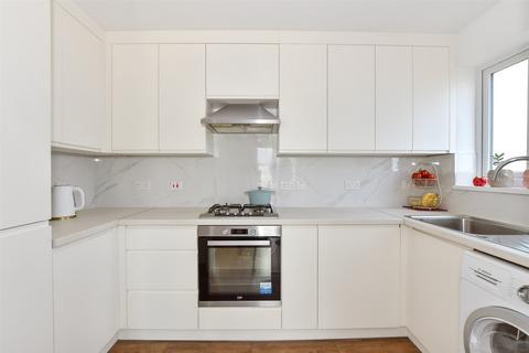 2 bedroom flat for sale, Western Road, Romford, Essex