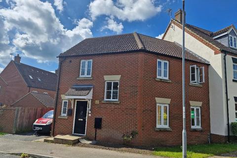 3 bedroom semi-detached house to rent, Desborough, Desborough NN14