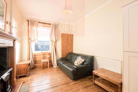 2 bedroom flat to rent, Temple Park Crescent, Edinburgh, EH11