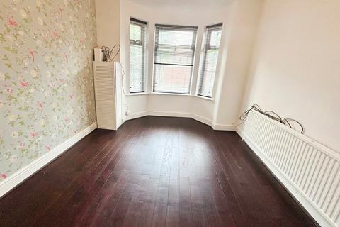 2 bedroom end of terrace house to rent, Griffin Grove, Manchester, Greater Manchester, M19
