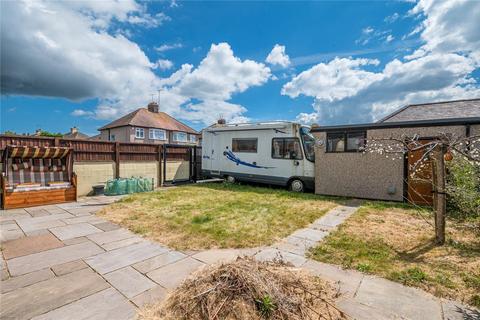 2 bedroom bungalow for sale, Oakengrange Drive, Southend-on-Sea, Essex, SS2