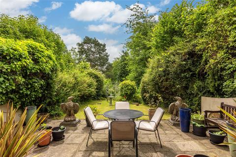 11 Denfield, Dorking, RH4 2AH