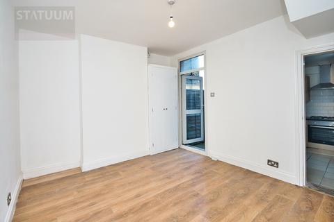 3 bedroom terraced house to rent, Off Abbey Lane,, Stratford, Olympic Village, East London, E15