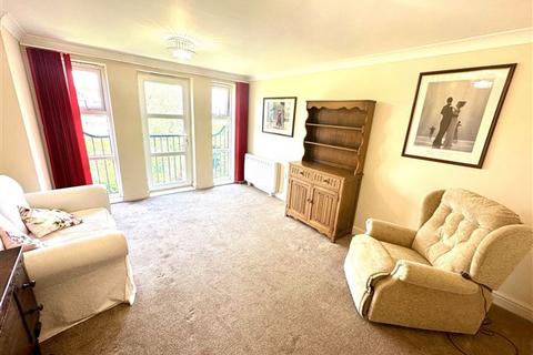 1 bedroom flat for sale, St Botolphs Road, Worthing, West Sussex, BN11 4JT