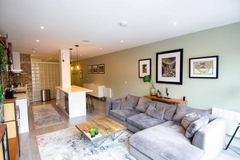 1 bedroom flat for sale, Hardwicks Square, Wandsworth Town, London, SW18