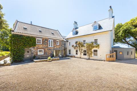 6 bedroom detached house for sale, La Rue du Hechet, Castel, Guernsey