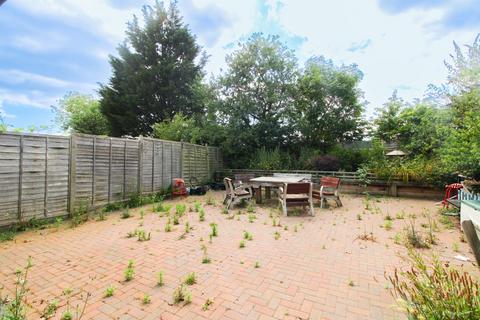 24 The Rosery, Croydon, CR0 7SQ
